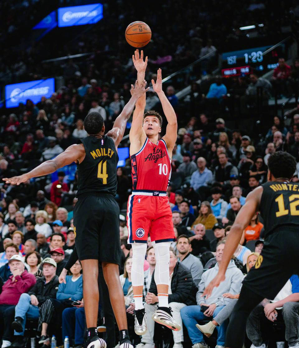 快船连战连胜，队员发挥出色