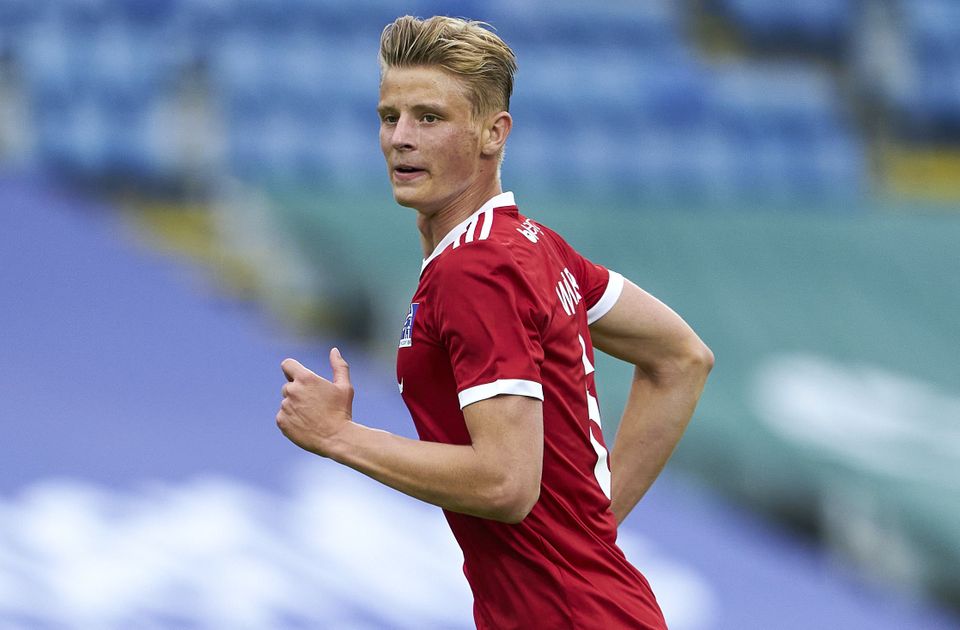 关于丹麦中场球员被检测出服用违禁药物的信息