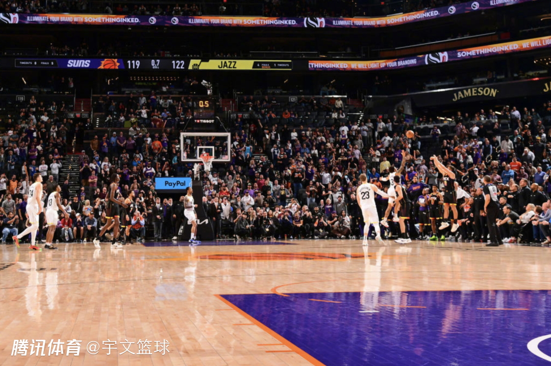 爵士客场击败太阳，高意识三分绝杀