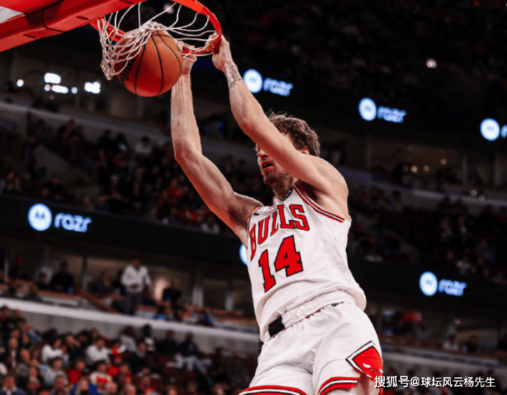 公牛险胜爵士，武切维奇点燃赛场