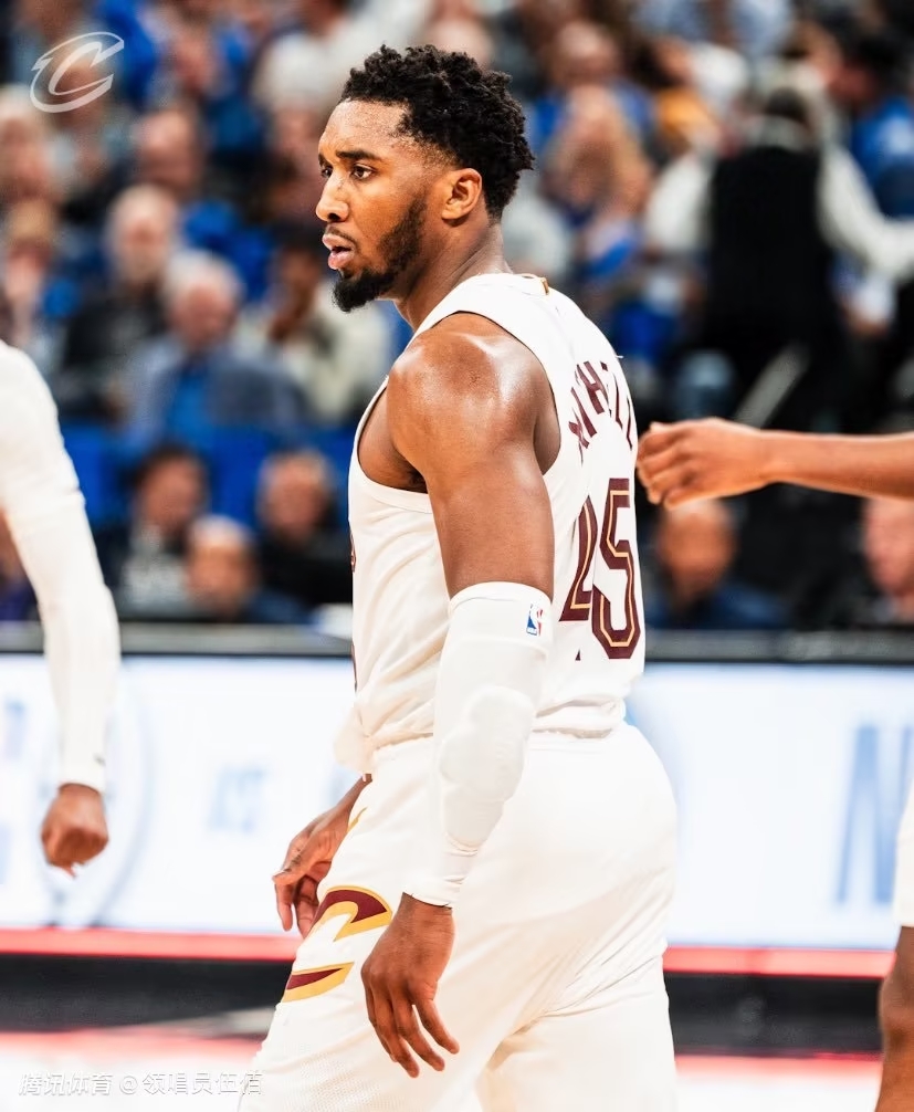 独行侠逆转骑士，米切尔状态火热