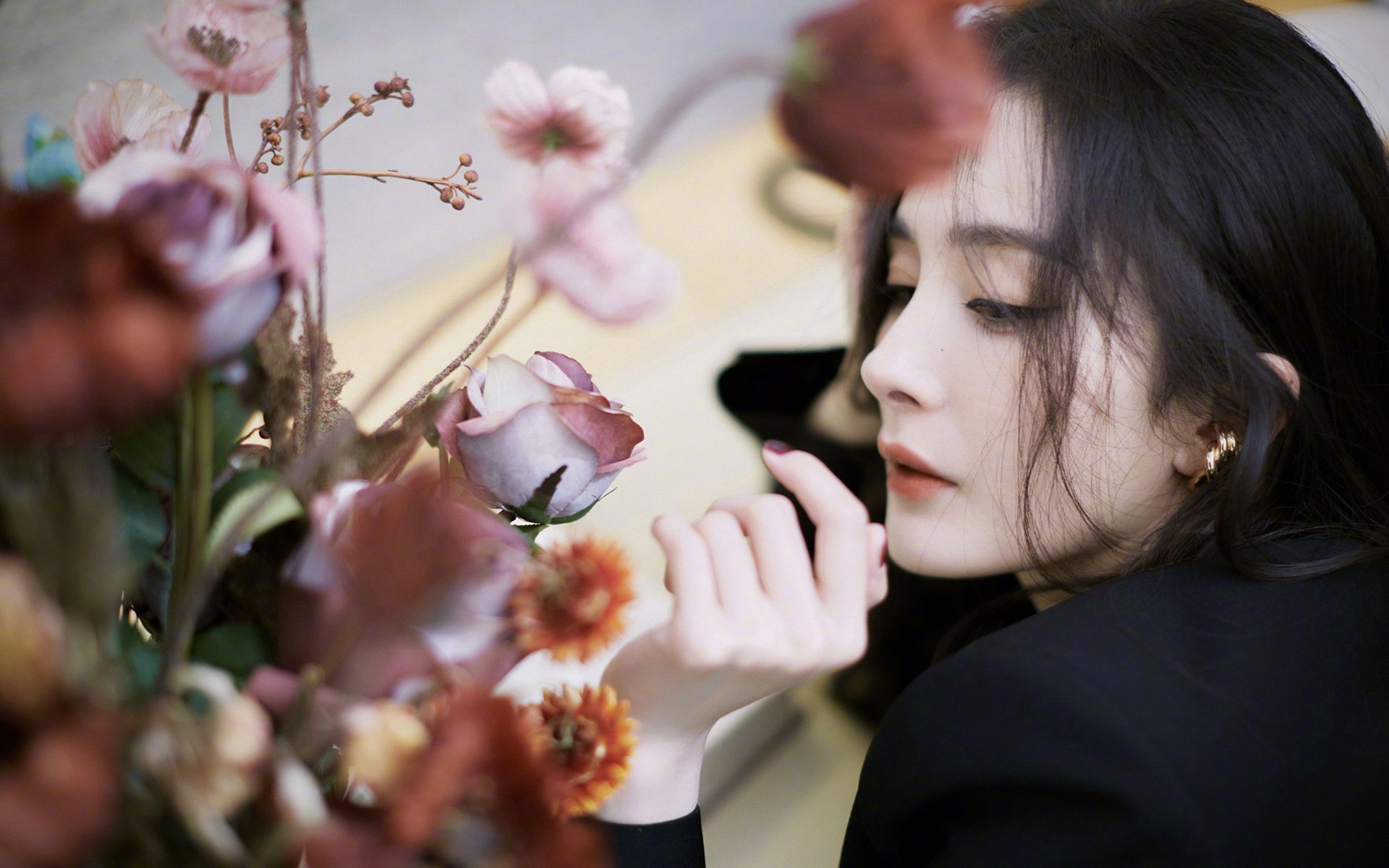 布雷默高光表现引领英格兰全面压制伊拉克，三狮军团展现实力风暴