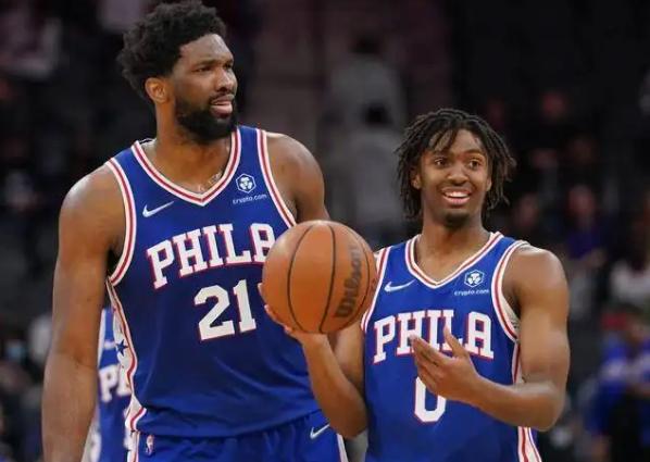 季后赛抢七之夜，马克西展现巨星价值