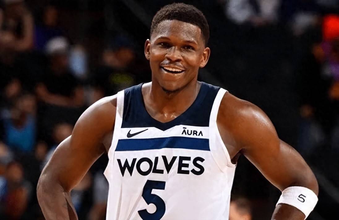 爱德华兹压力下完成爆发，鹈鹕碾压国王