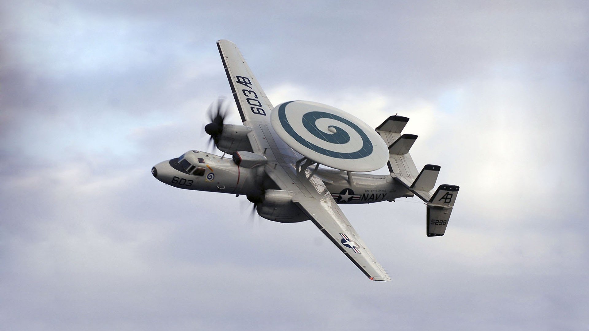 团队洪流与孤星闪耀，两种胜利法则的跨洲交响